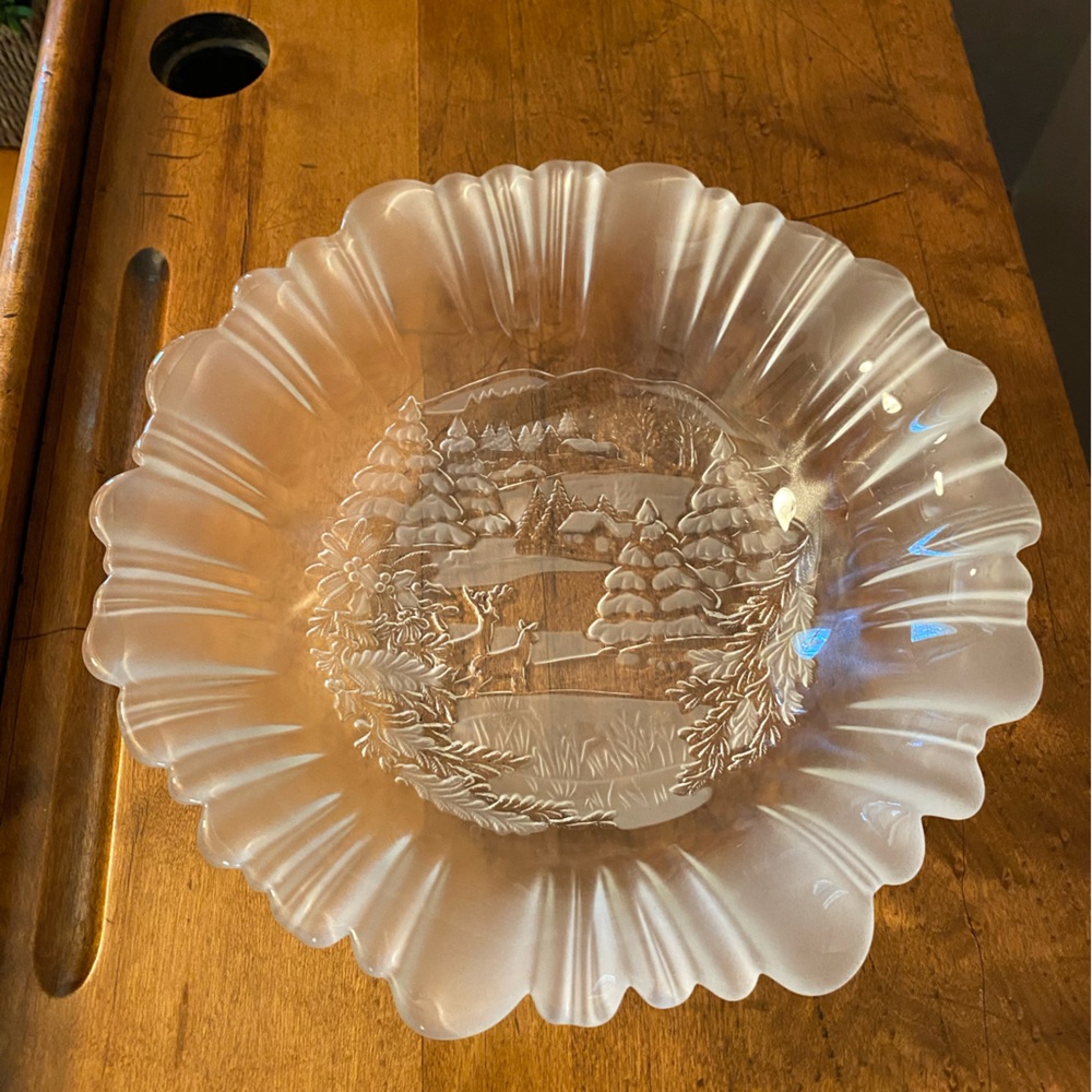 Vtg Mikasa Winter Dreams Frosted Crystal Bowl Deer Snow Covered Pines & Cabin